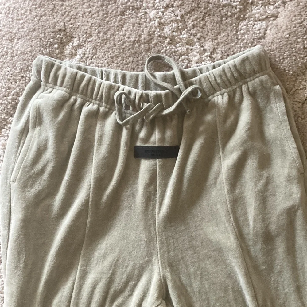 Essentials joggers - Picture 6 of 7